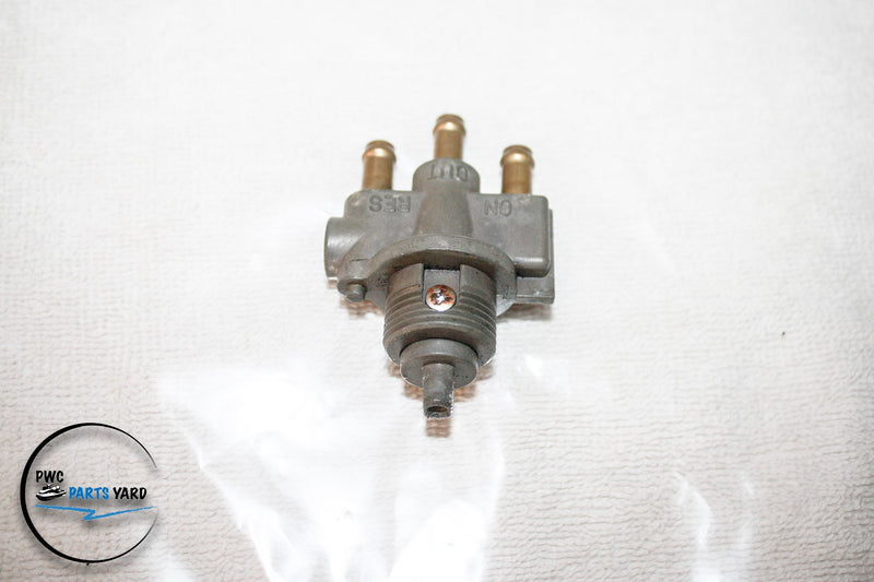 2001 YAMAHA WAVERUNNER SUV1200 XL12 XLT1200 FUEL GAS PETCOCK ON/OFF SWITCH