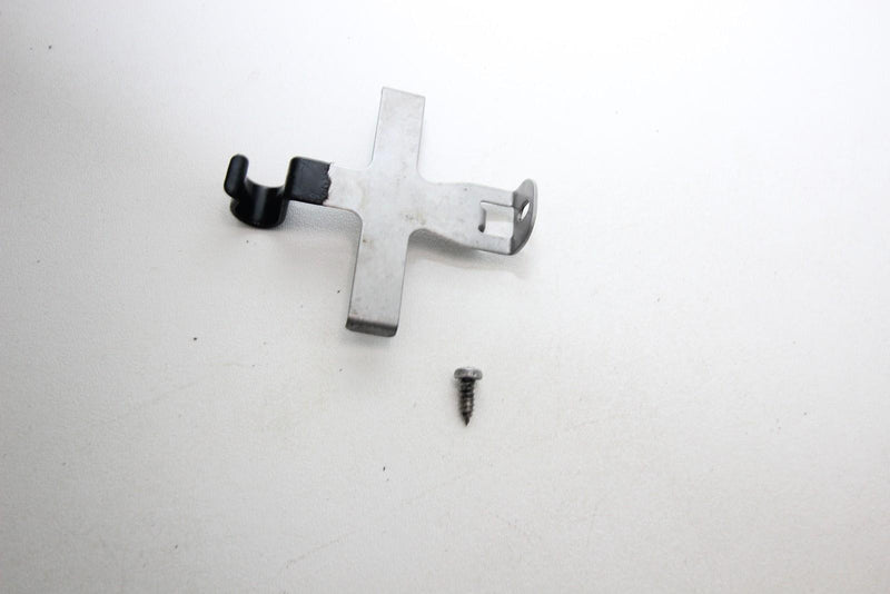 Yamaha 2001 XL800 Base Clip Bracket, Strainer Bilge EW2-67618-00-00 12-27-2021