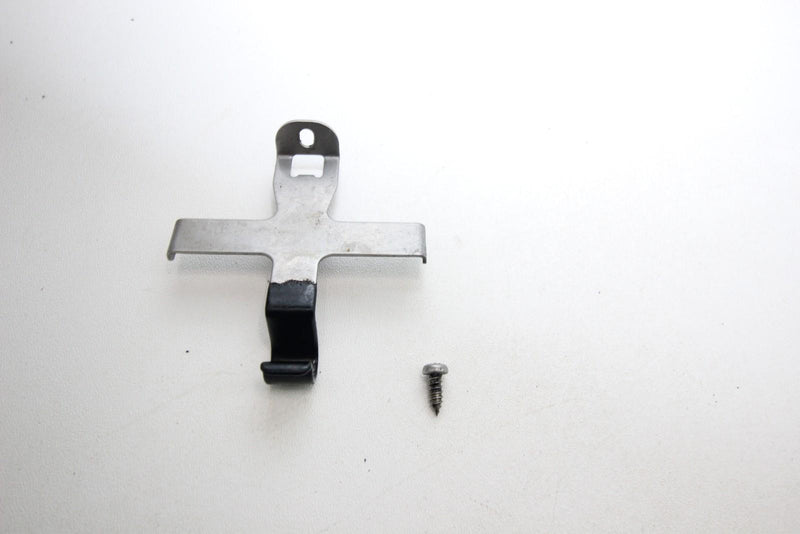 Yamaha 2001 XL800 Base Clip Bracket, Strainer Bilge EW2-67618-00-00 12-27-2021