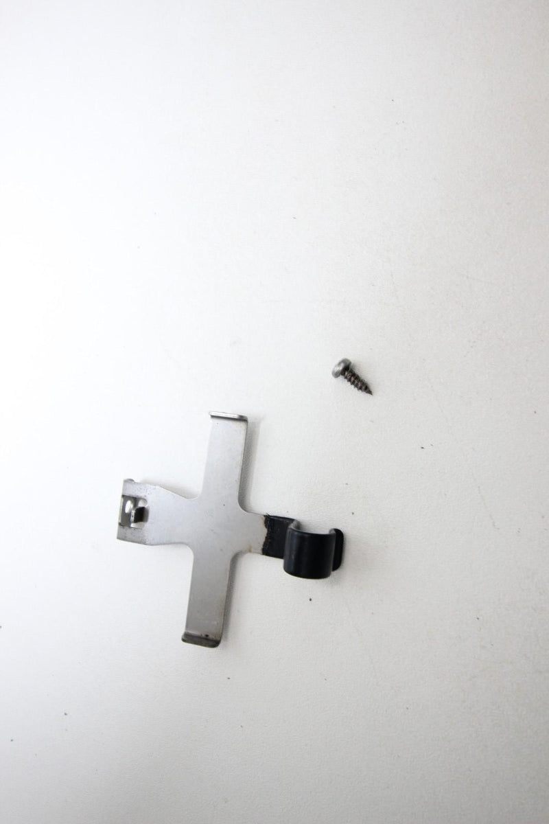 Yamaha 2001 XL800 Base Clip Bracket, Strainer Bilge EW2-67618-00-00 12-27-2021