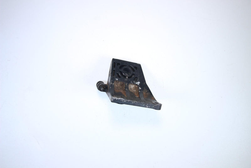 00 Yamaha XL 1200 Y Waverunner Jet Ski engine motor mount bracket