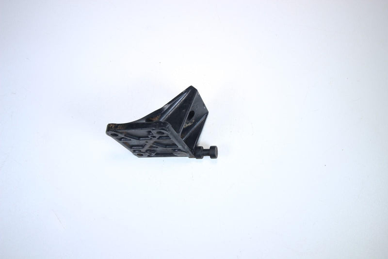 00 Yamaha XL 1200 Y Waverunner Jet Ski engine motor mount bracket