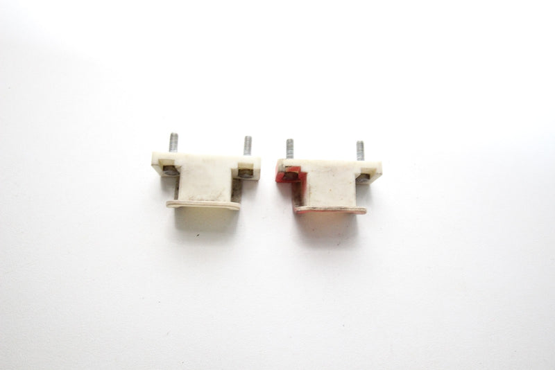 04 YAMAHA XLT 800 SEAT STAY BRACKET CLIP F0V-U378C-00-00