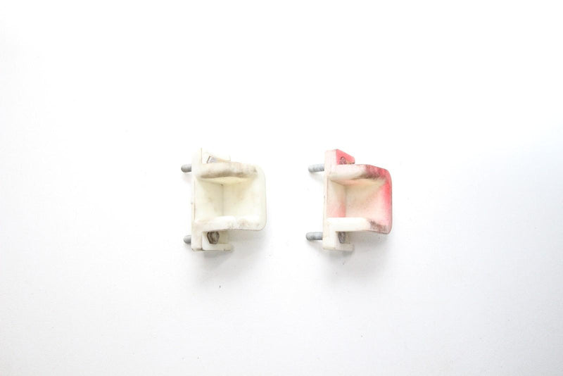 04 YAMAHA XLT 800 SEAT STAY BRACKET CLIP F0V-U378C-00-00